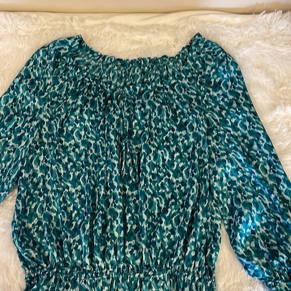 Silky Blouse Sz L very Feminine - Picture 7 of 7